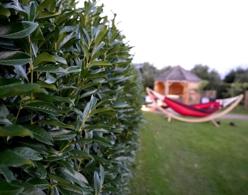 Romantic Retreat - Luxury Shepherds Hut + Hot Tub! Camborne Eksteriør billede