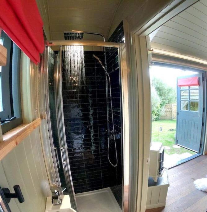 Romantic Retreat - Luxury Shepherds Hut + Hot Tub! Camborne Eksteriør billede